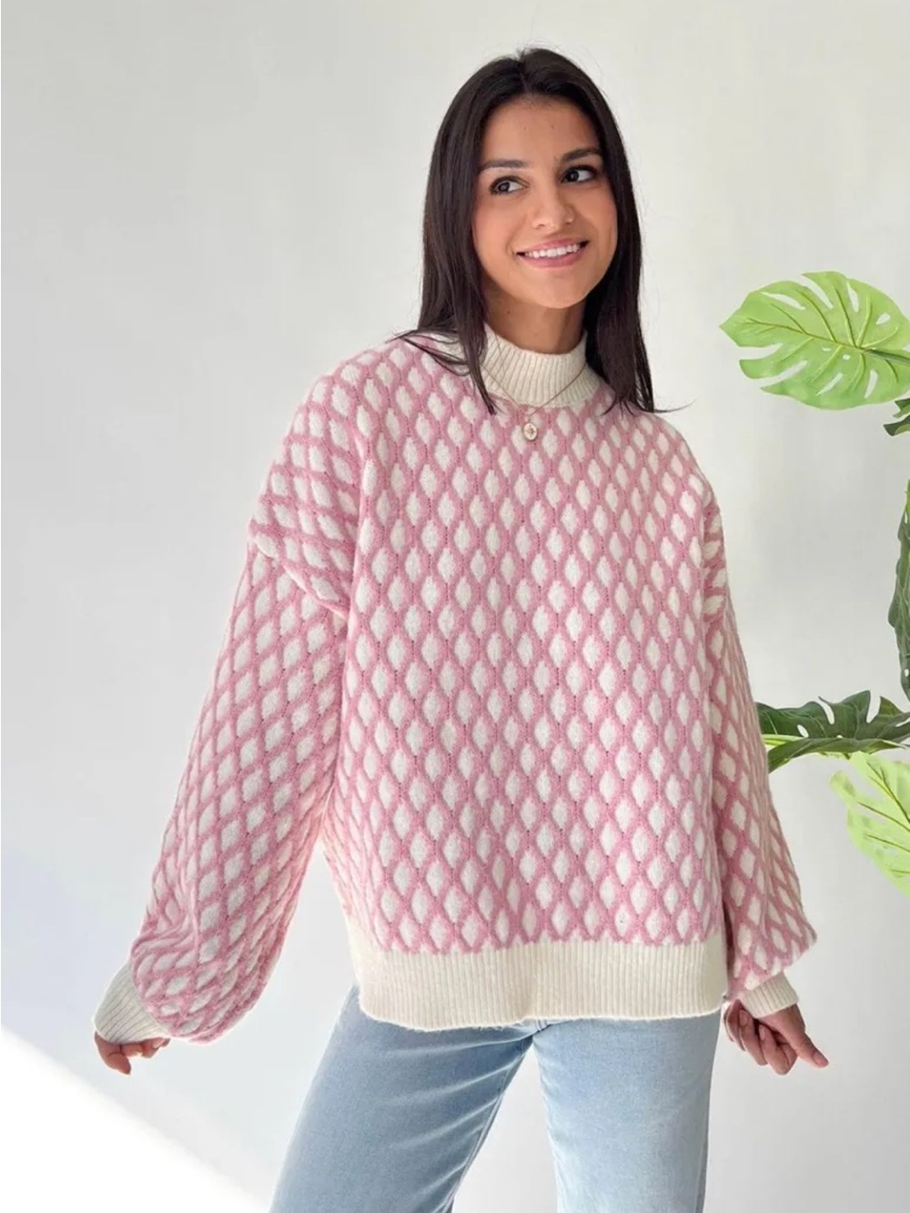 Grey Bandit Pink Diamond-Pattern Crew Neck Sweater
